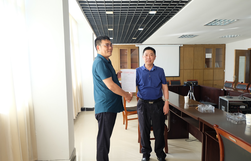 安慶市交通運輸綜合行政執(zhí)法支隊領(lǐng)導(dǎo)到公司指導(dǎo)工作