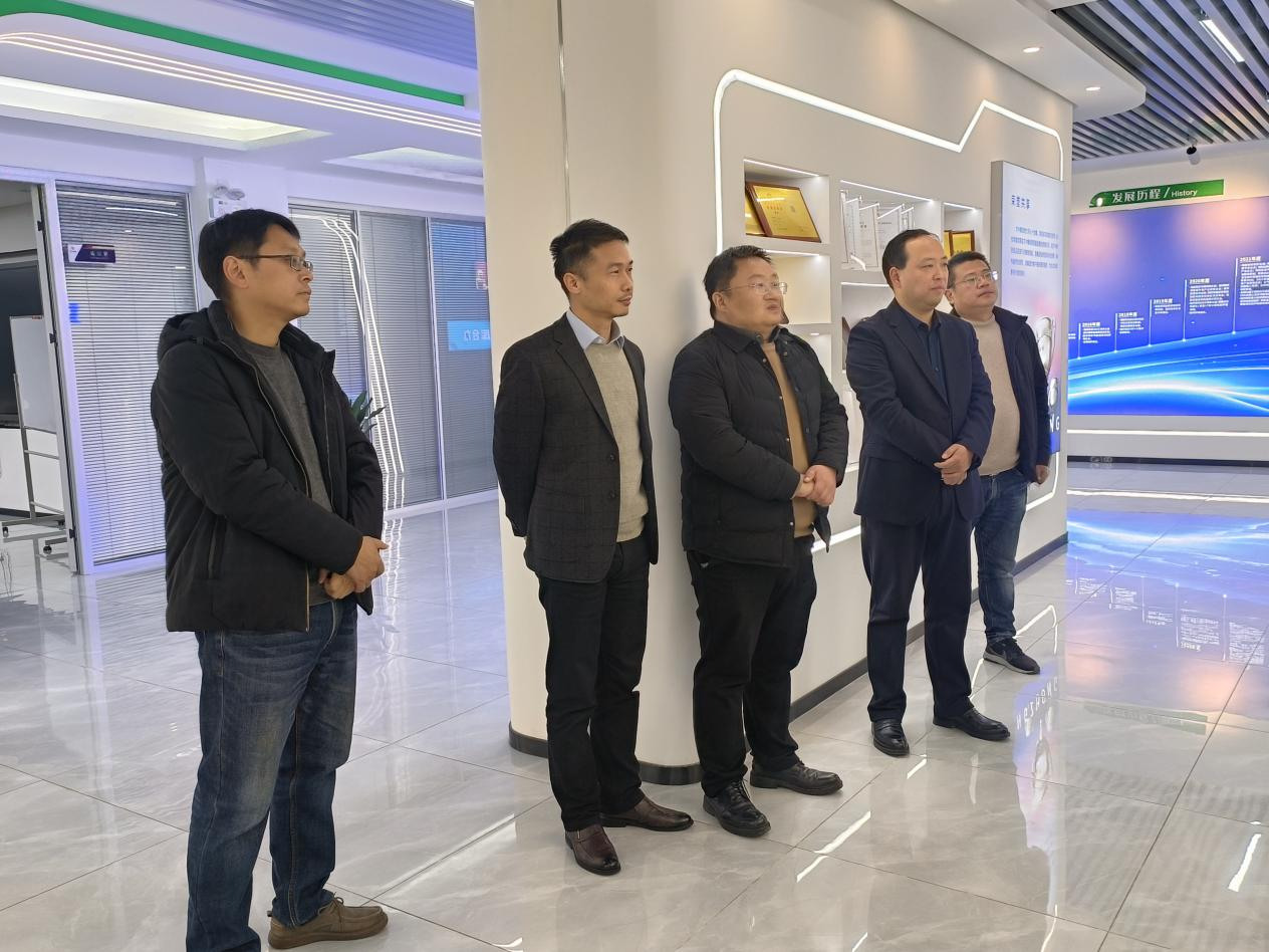 并肩同筑新時代，攜手共創(chuàng)新未來